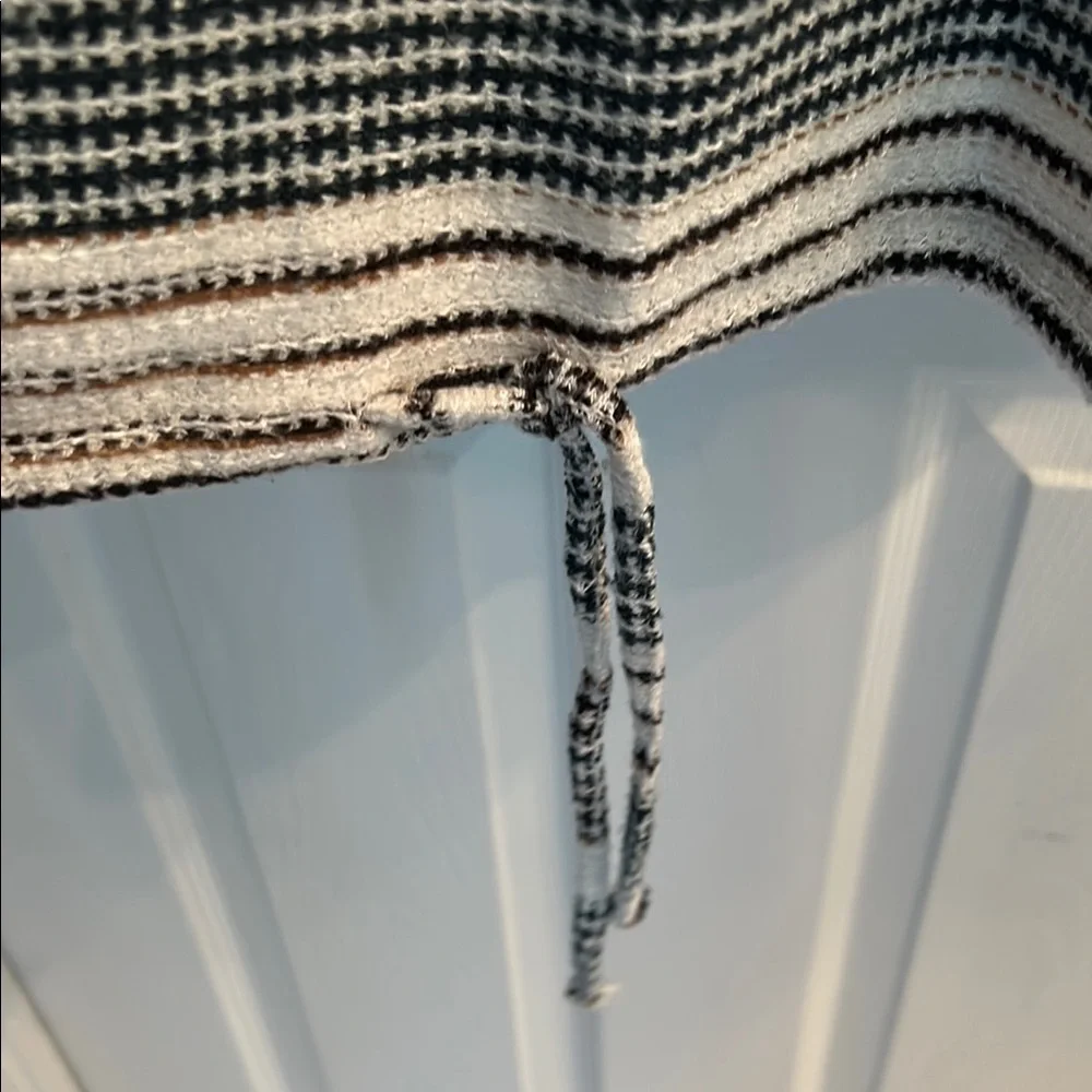 Lavish Black and White Dolman Sleeve Blouse - Picture 3 of 5